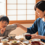 肘をついて食べるのはマナー違反?理由と直し方を徹底解説