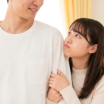 嫉妬深い彼女の心理と対処法を徹底解説!別れや結婚の判断基準